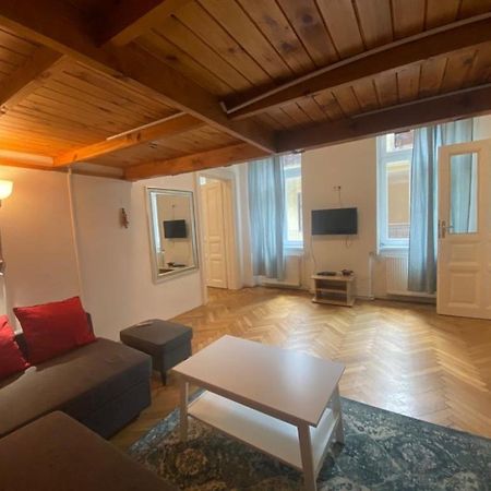 Ac With Free Parking At Acacia St, City Center Budapest Exteriör bild