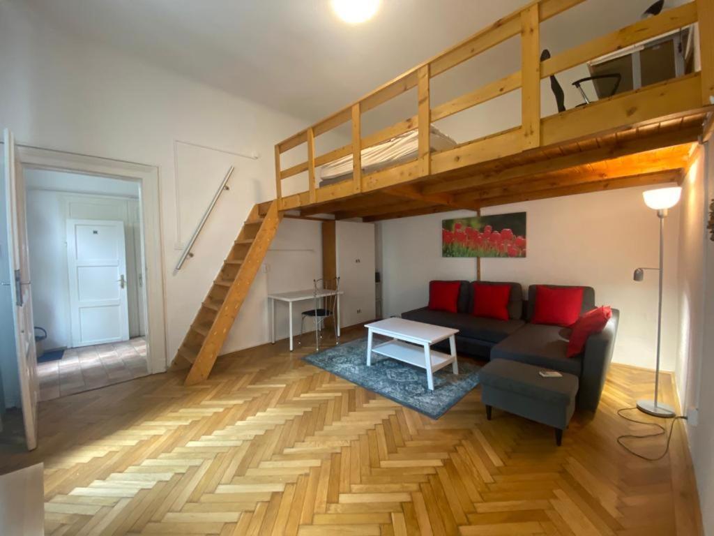 Ac With Free Parking At Acacia St, City Center Budapest Exteriör bild