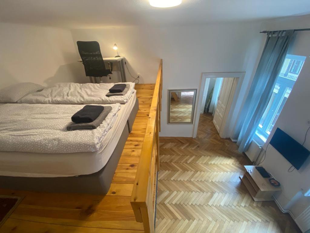 Ac With Free Parking At Acacia St, City Center Budapest Exteriör bild