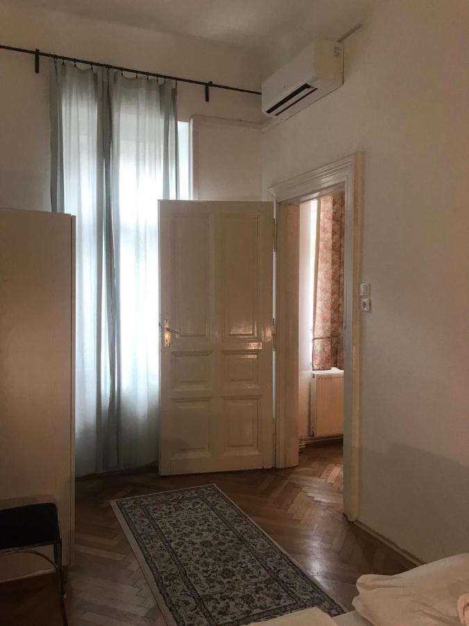 Ac With Free Parking At Acacia St, City Center Budapest Exteriör bild