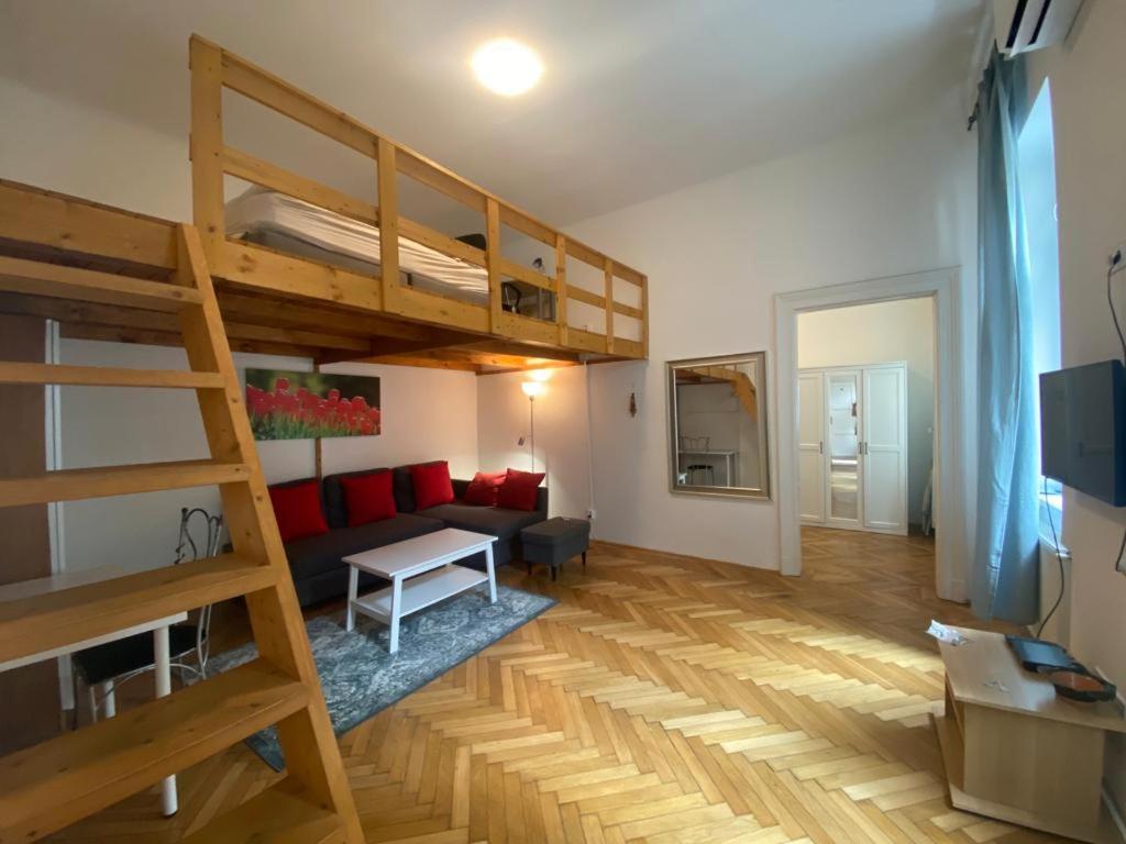 Ac With Free Parking At Acacia St, City Center Budapest Exteriör bild