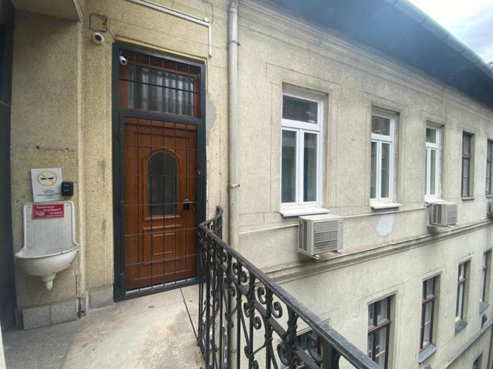 Ac With Free Parking At Acacia St, City Center Budapest Exteriör bild